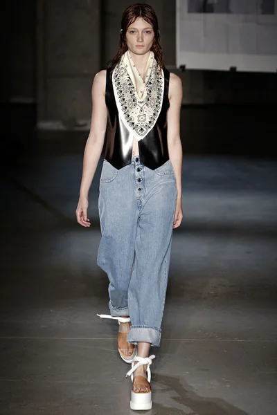 Look 15